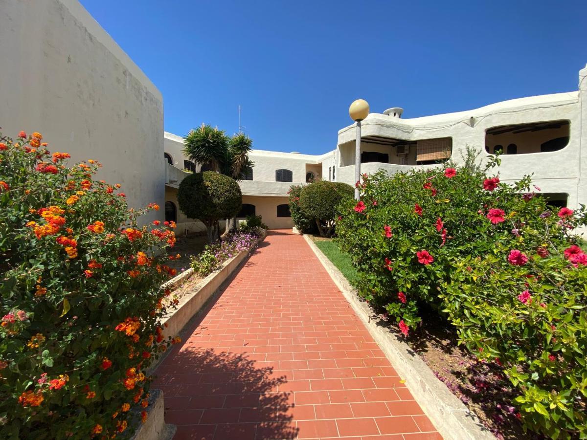 Peaceful & Spacious Apt With Parking & Queen Bed Carvoeiro  Exterior photo